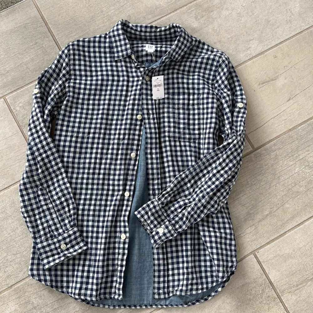 Gap button down